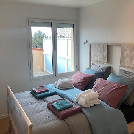Appartement 2 Pieces De 44M² En Centre Ville Magny-les-Hameaux Exterior photo