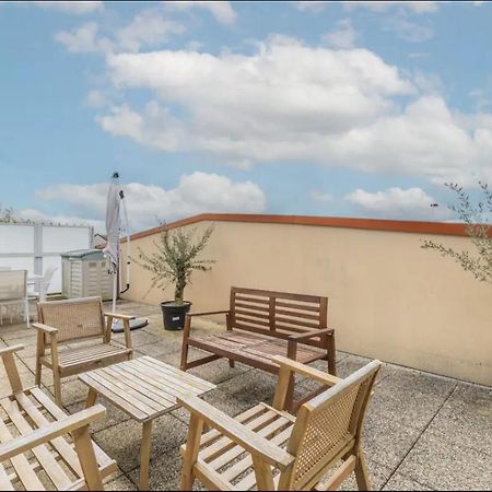 Appartement 2 Pieces De 44M² En Centre Ville Magny-les-Hameaux Exterior photo